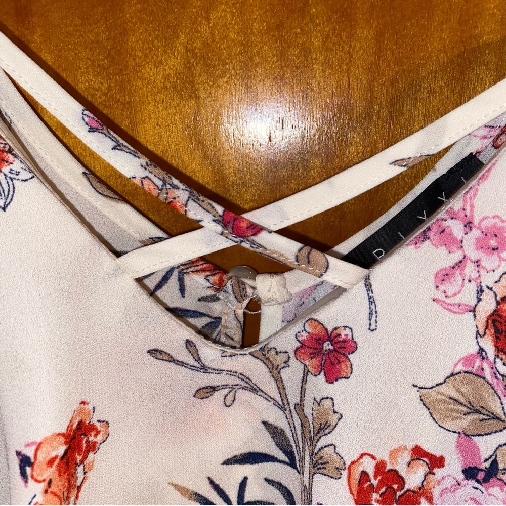 TRIXXI White Floral Chest Cut Out Spaghetti Strap Dress. NEW
Size: MEDIU… - Picture 6 of 7